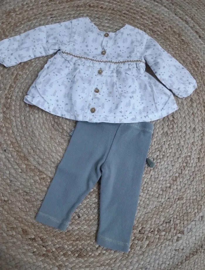 Tenue blouse à motif et tregging 3 mois - photo numéro 7