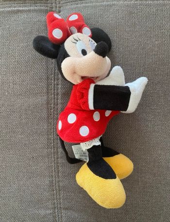 Peluche Minnie qui s’accroche