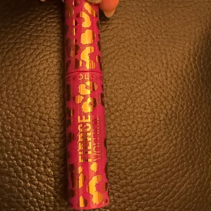 Mascara noir volume neuf - photo numéro 2