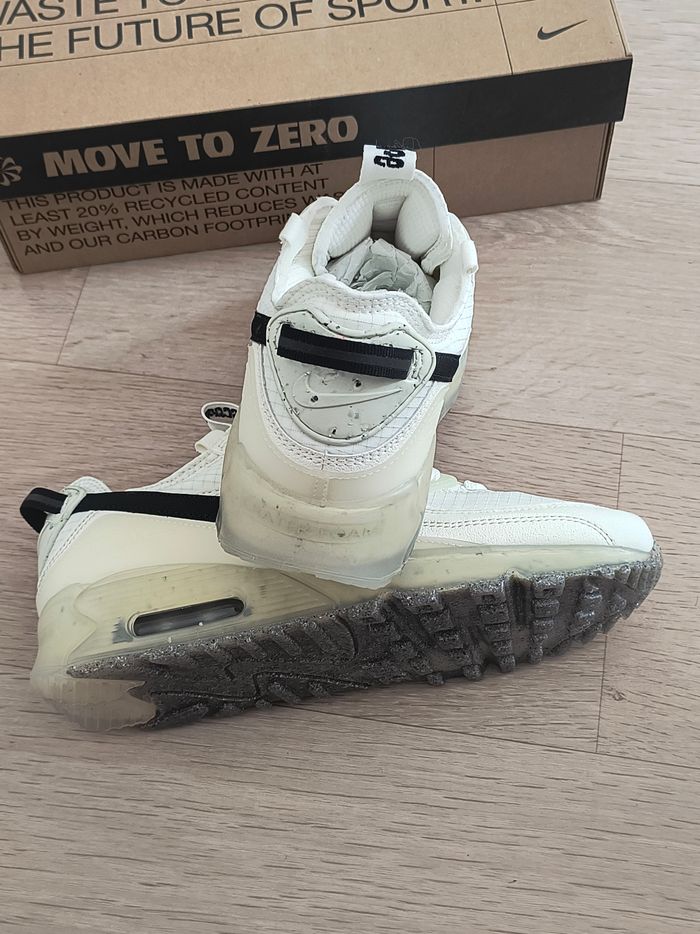 Baskets chaussures Nike air max neuves taille 40.5 - photo numéro 5