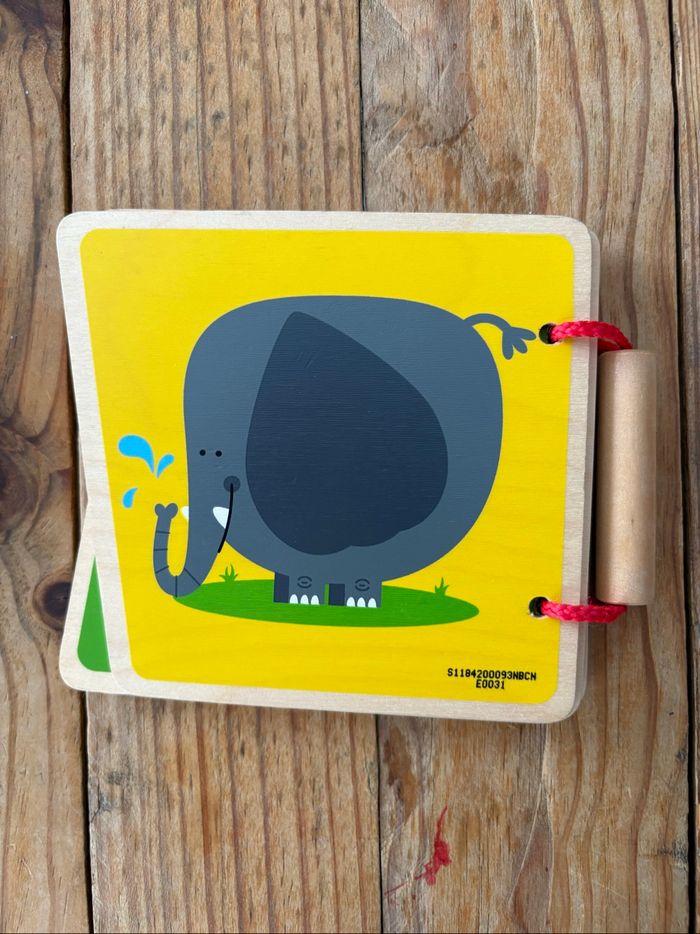 Livre en bois Hape - photo numéro 5