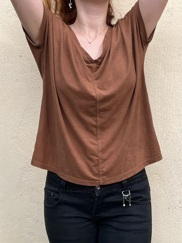 Haut manches courtes marron type velour - photo numéro 2