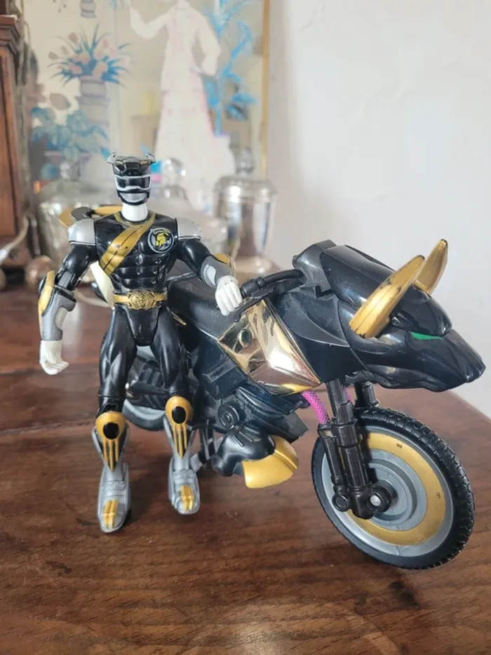 Vends power rangers wild force black bandai 2001 - photo numéro 5