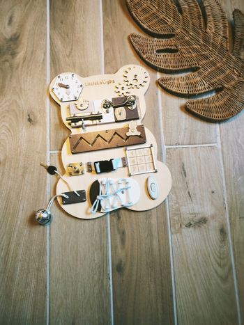 🐻Jeu d'éveil -Planche busy board Ours en bois multi activités - Montessori 