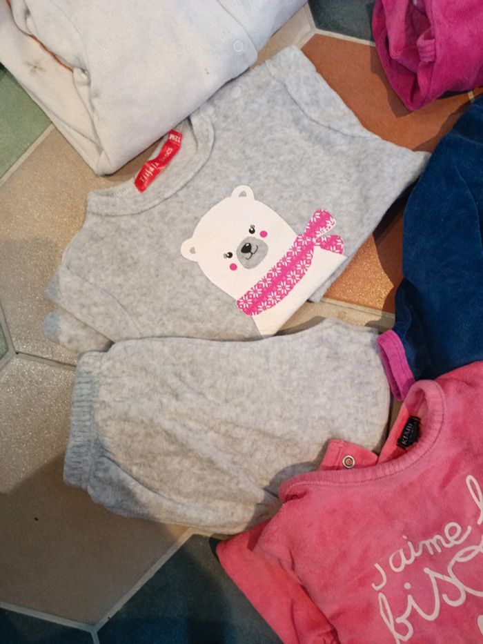 Lot pyjamas 12 mois - photo numéro 5