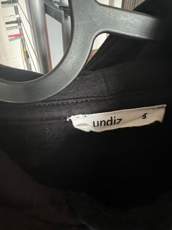 Sweat noir taille S Undiz