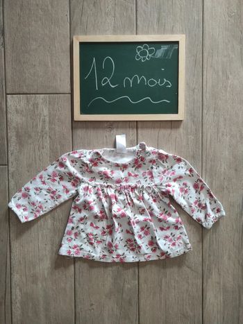 Pull blanc à fleurs rouges 12 mois