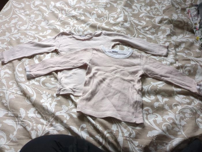 Lot 2 maillots de corps petit bateau couleur beige chair 3 ans