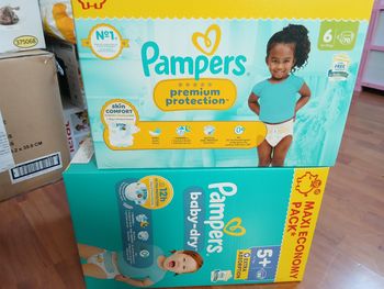 Lot 2 cartons maxi économie pack couches pampers