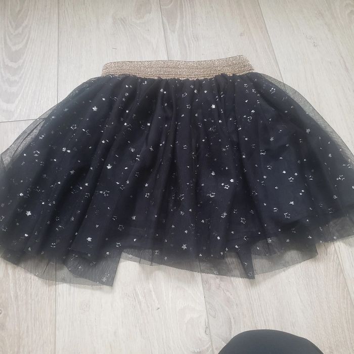 Jupe à volants 3 ans noire motif étoilé