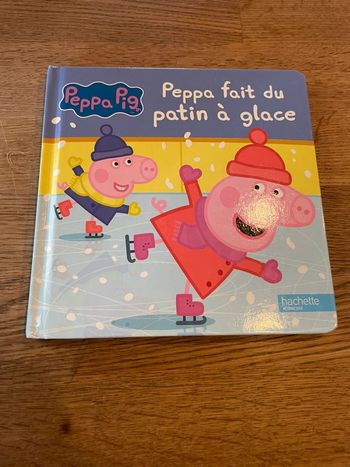 Livre cartonné Peppa Pig Peppa fait du patin à glace