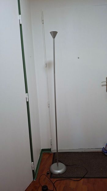 Pied de lampadaire (sans abat-jour)