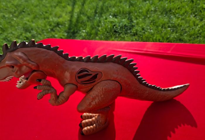 Dinosaures avec bruitage et se deplace - photo numéro 3