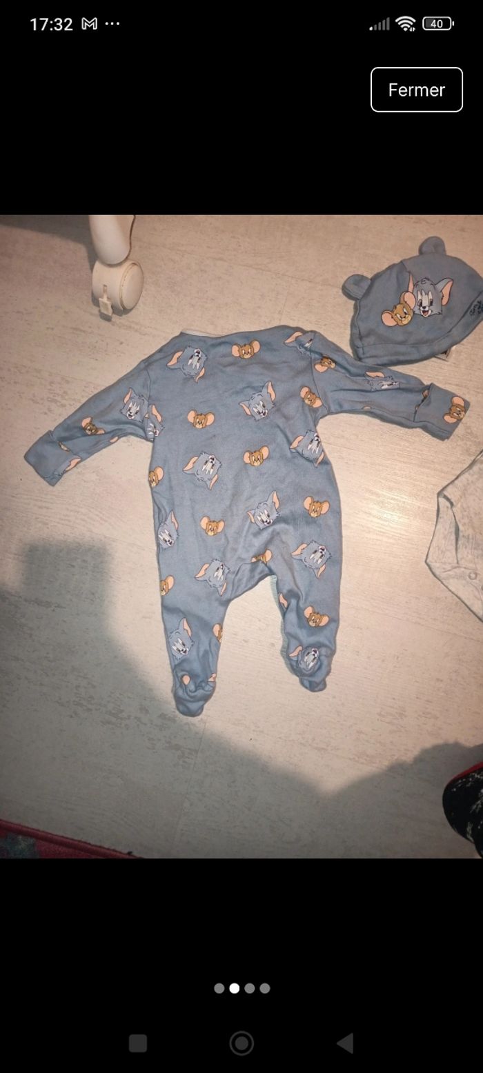 Grenouillère Tom et Jerry 3 pièces avec bodies et bonnet - photo numéro 2