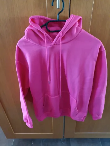 Pull à capuche rose