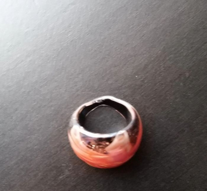 Bague en résine marine pailletée avec fleur - photo numéro 3