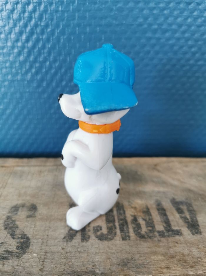 Figurine Dalmatien avec casquette bleue Disney - photo numéro 4