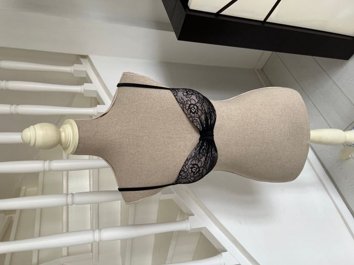 Soutient Gorge La Senza rose et dentelle noire - photo numéro 1