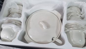 Soupière ensemble 27 pièces (12 bols et sous bols)