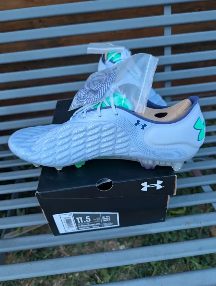 Chaussures crampons de foot taille 45,5 under armour - photo numéro 6