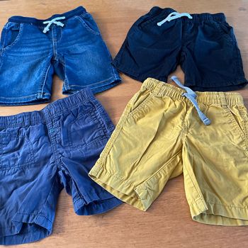 Lot 4 shorts 3 ans