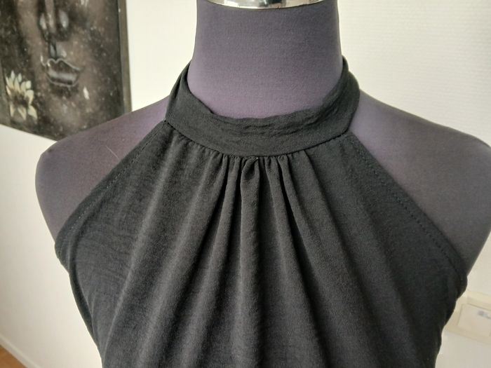 Robe dos nu - photo numéro 3