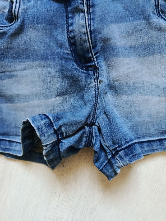 Short marque Gémo taille 10 ans - photo numéro 3
