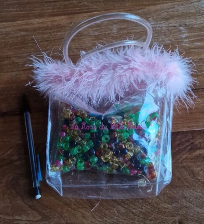 Petit sac et perle