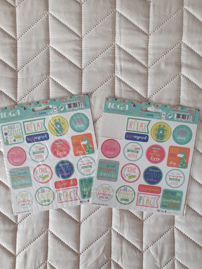Lot papiers A4 et stickers scrapbooking Toga - photo numéro 2