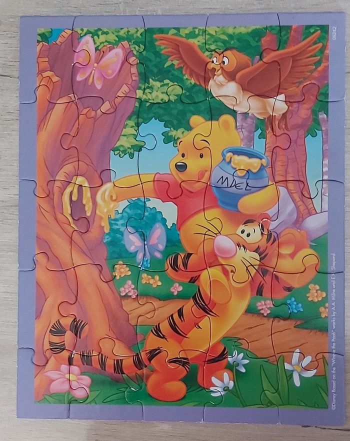 2  puzzles 25 pièces - Winnie l'ourson - MB - photo numéro 2