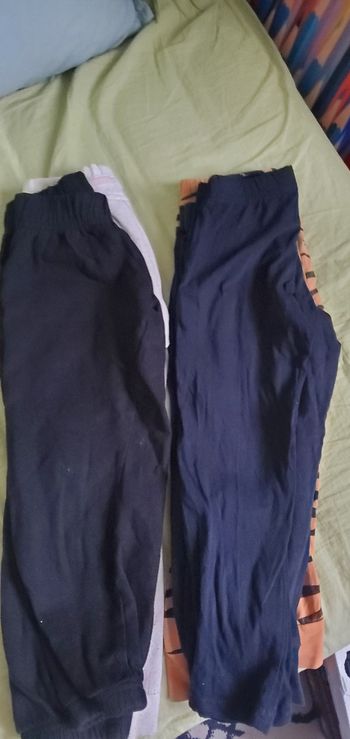 Lot se 17 vêtements hiver garçon 4 ans