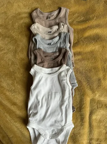 Lot de 5 bodies sans manches H&M 3 mois