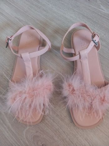 Sandales rose poudré avec plumes Zara T.36