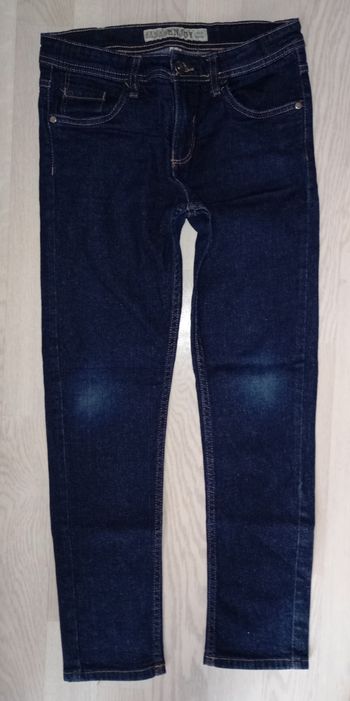 Jeans bleu marine Enjoy Luciano Junior Style 
T. 10 ans
NEUF