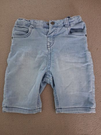 Short 3 ans