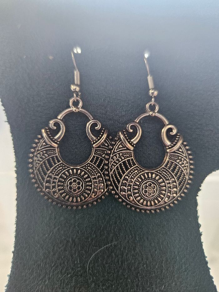 Boucle d oreille 1