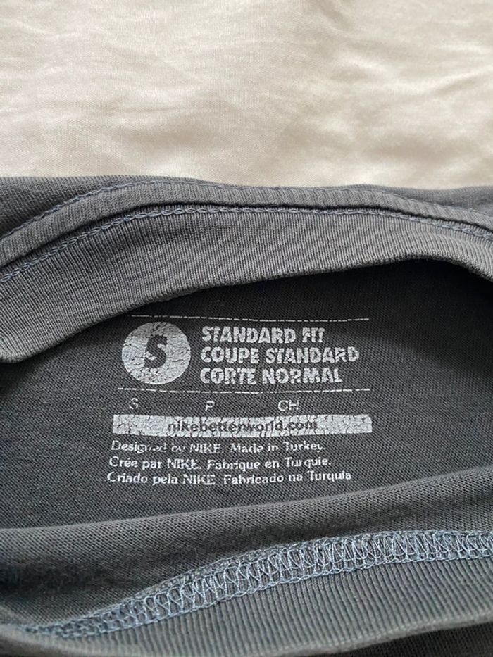 t-shirt nike taille S femme - photo numéro 3