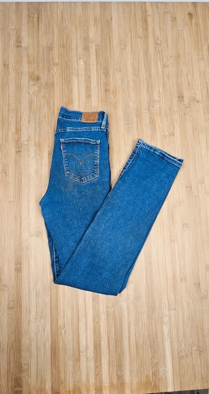 Levi's droit T:38 + 1 patch offerts - photo numéro 2