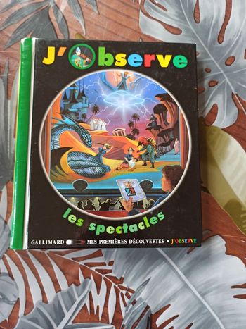 J'observe les spectacles avec loupe