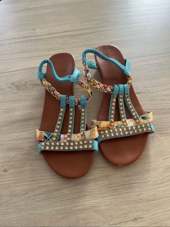 Sandales