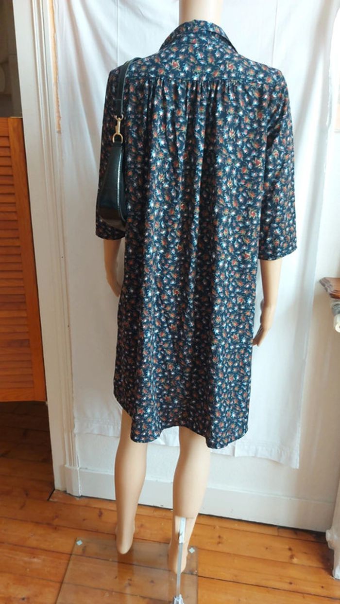 Robe marine- légère- col V- motif fleuri/ vintage love taille S/36 - photo numéro 2