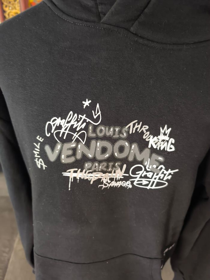 Hoodie neuf Louis Vendôme - photo numéro 2