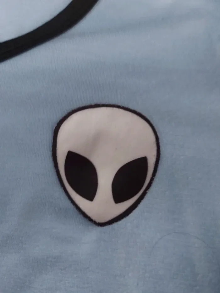 Crop top tête alien - photo numéro 3