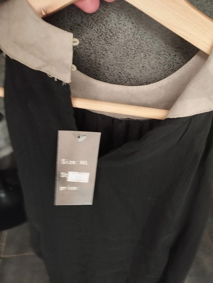Robe noire et beige neuve t. 36 - photo numéro 3