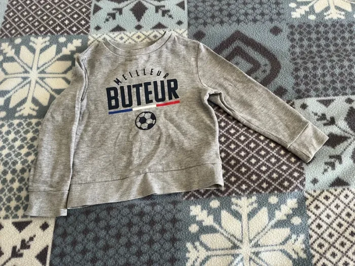 Sweat taille 5 ans