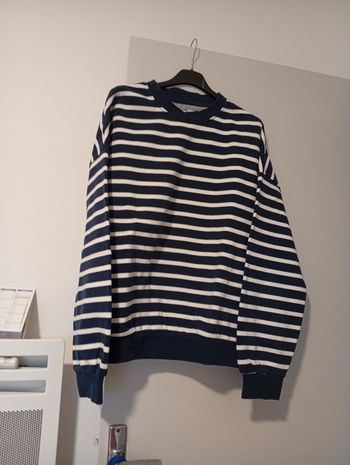 Sweat raye bleu marine blanc