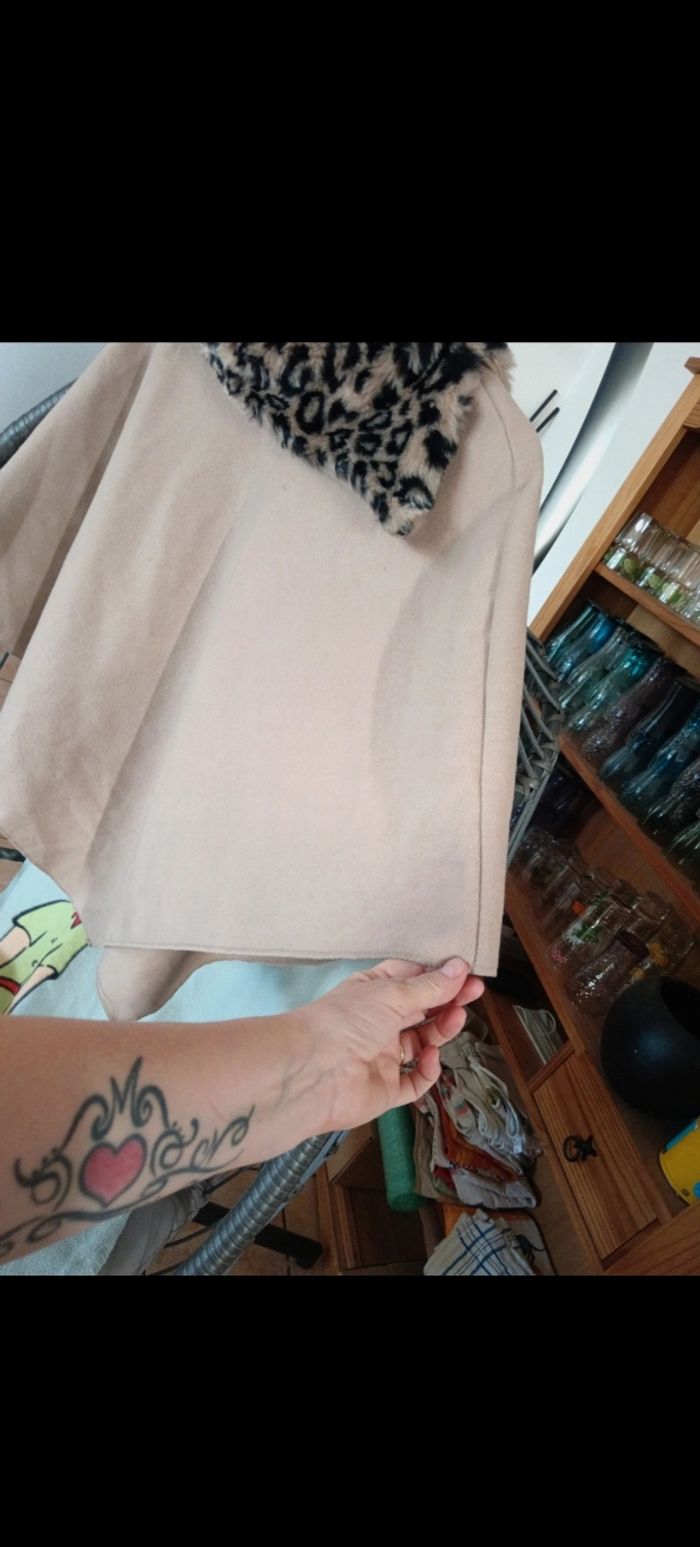 Très beau poncho en excellent état - photo numéro 3