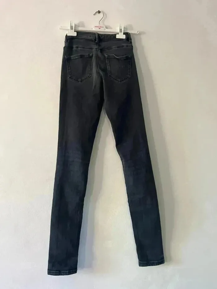 Jean - Taille 34 - photo numéro 4