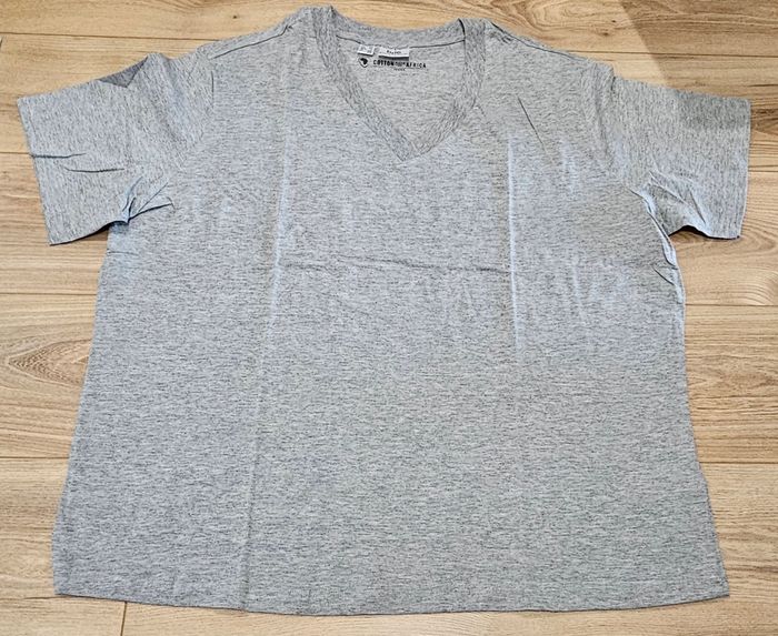 Lot de 4 T-shirts unis femme manches courtes - Taille 50/52 - photo numéro 2