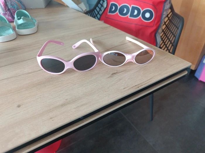 2 paires de lunettes